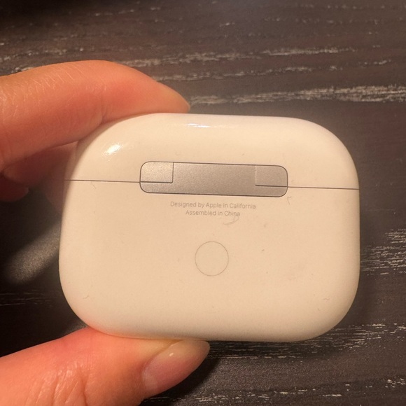 AirPod Pro case - Picture 3 of 4